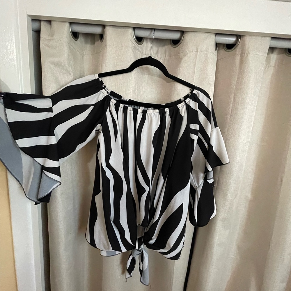 Black and White Off-Shoulder Women's Top